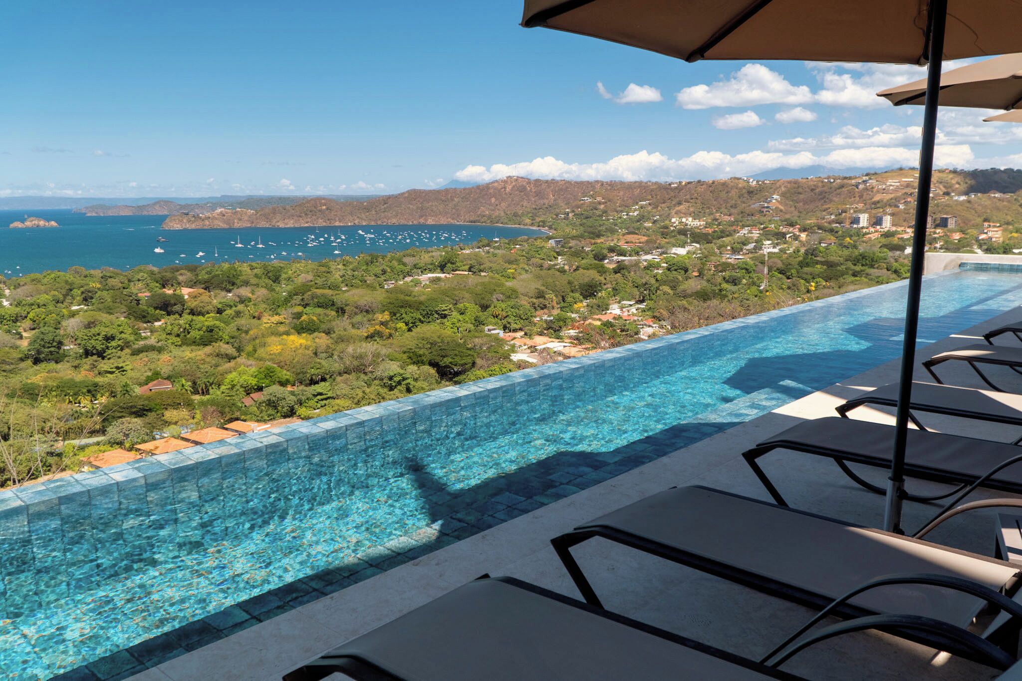 حمّام سباحة خارجي