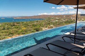 Outdoor pool - VISTA PACIFICO (Coco)