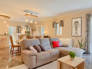 TV - Villa Lasa by Interhome (Bazgalji)