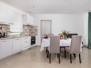 Fridge, dishwasher, cookware/dishes/utensils - Apartment Mario - 4 by Interhome (Krk/Milohnići)