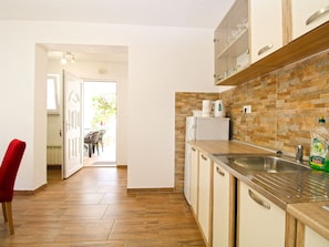 Fridge, cookware/dishes/utensils - Apartment 1362 by Interhome (Fažana)