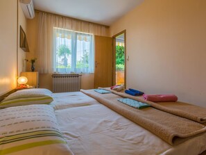 Internet - RUZA 1 / HR-05660-01 by Interhome (Crikvenica)