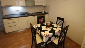Dining - TOMASOVIC / HR-07162-01 by Interhome (Crikvenica)