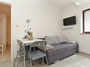 TV - Apartment 242 by Interhome (Fažana)