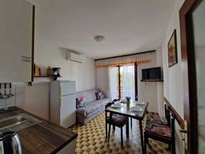 Living area - Apartment Filosevic - 1 by Interhome (Krk/Njivice)