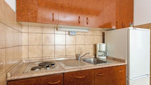 Fridge, oven, cookware/dishes/utensils - Apartment Belavic - 2 by Interhome (Krk/Njivice)