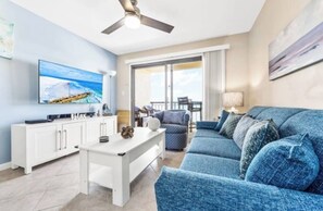 Living area - Charming 1-bedroom condo with AC in North Myrtle Beach (North Myrtle Beach)