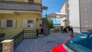 Property grounds - STIVIC 1 / HR-08046-02 by Interhome (Selce)