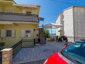 Property grounds - STIVIC 1 / HR-08046-02 by Interhome (Selce)