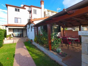 Outdoor dining - Apartment 311 by Interhome (Fažana)