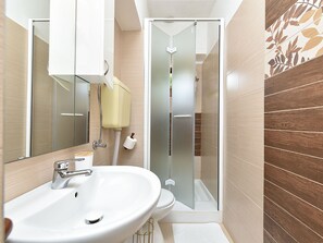 Bathroom - Apartment 358 by Interhome (Poreč)