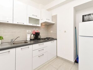 Fridge, microwave, cookware/dishes/utensils - Apartment 358 by Interhome (Poreč)