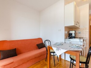 Dining - LAURA 4 / HR-05492-04 by Interhome (Crikvenica)
