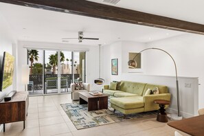 Smart TV, printers - New Luxury Condo with Dual Primary Bedrooms + 1/2 bath. Resort style heated pool (Palm Springs)