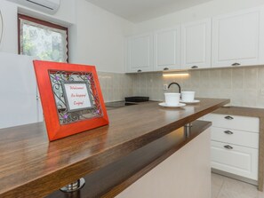 Fridge, oven, dishwasher, cookware/dishes/utensils - Apartment Domijan by Interhome (Krk/Njivice)