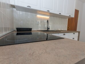 Fridge, oven, dishwasher, cookware/dishes/utensils - Apartment Domijan by Interhome (Krk/Njivice)