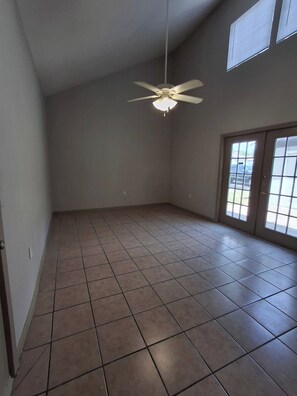 Interior - Charming 1-bedroom townhome with AC in vibrant Dallas (Dallas)