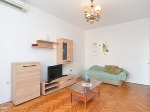 TV - Apartment 349 by Interhome (Fažana)