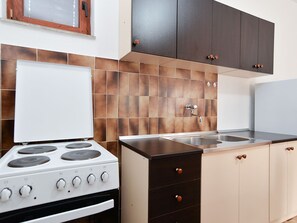 Fridge, oven, cookware/dishes/utensils - Apartment 407 by Interhome (Fažana)