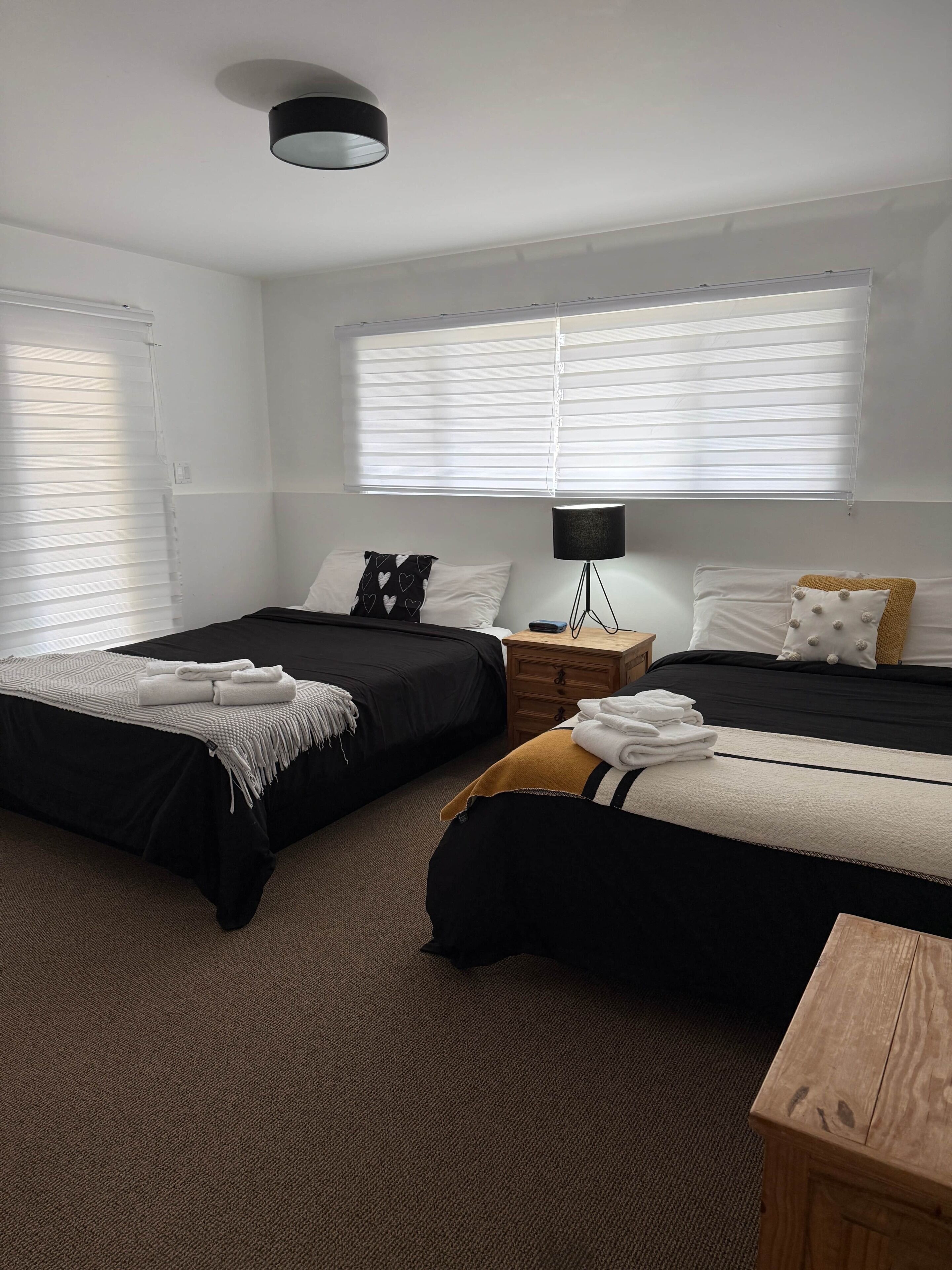 3 chambres, fer et planche à repasser, Wi-Fi, draps fournis