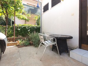 Outdoor dining - Apartment 695 by Interhome (Pula)