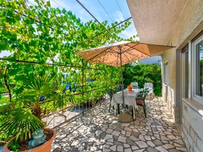 Outdoor dining - Frano i Lovro / HR-08755-01 by Interhome (Crikvenica)