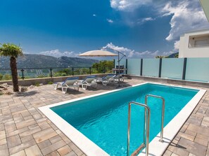 Pool - VILLAS DE SHERY 1 / HR-09045-01 by Interhome (Crikvenica/Barci)