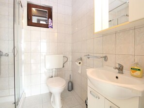 Bathroom - Apartment 768 by Interhome (Fažana)
