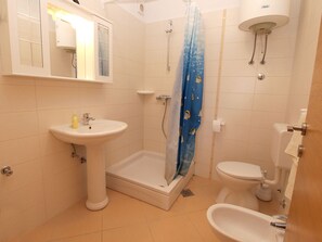 Bathroom - Apartment 777 by Interhome (Fažana)