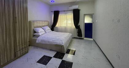 New Renovated 2-Bedroom Home. Almost Heaven. 10 mins to Downtown