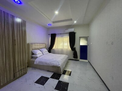 New Renovated 2-Bedroom Home. Almost Heaven. 10 mins to Downtown
