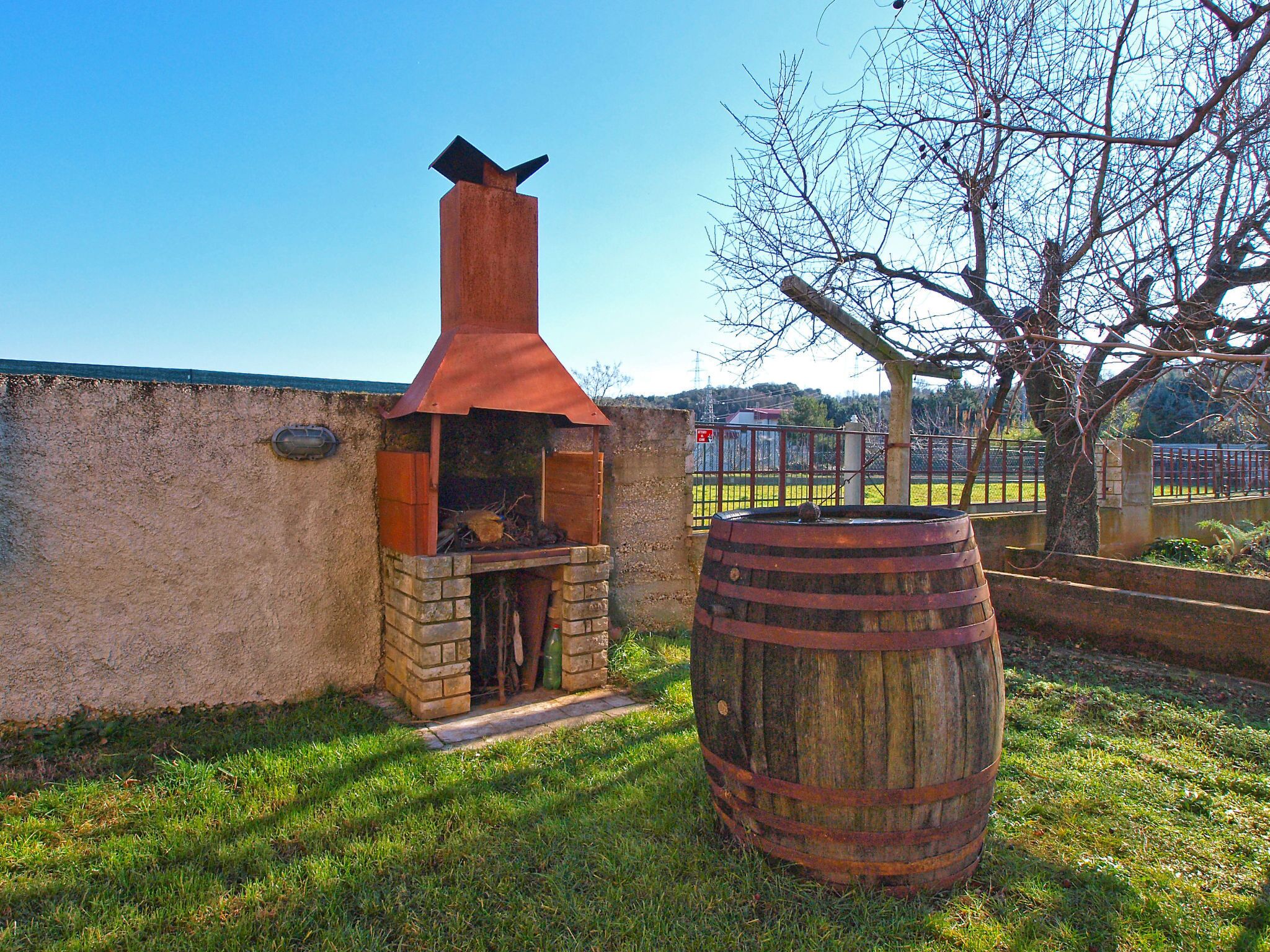 المنطقة المحيطة بالمنشأة