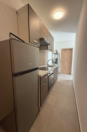 Fridge, oven, cookware/dishes/utensils - Apartment 650 by Interhome (Rabac)