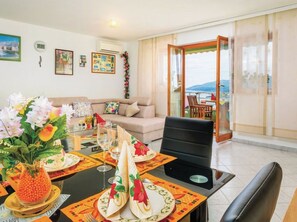 Dining - Apartment 832 by Interhome (Rabac)