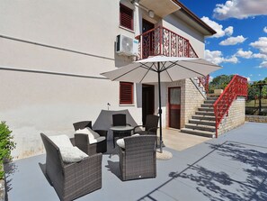 Terrace/patio - Apartment 684 by Interhome (Pula)