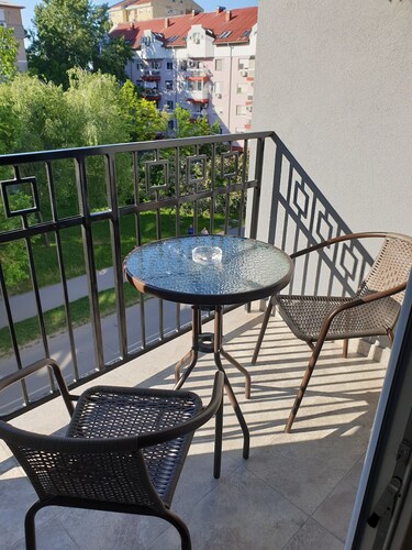 Cozy 1-bedroom apartment in fantastic Subotica with AC