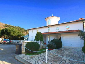 Unclassified image, 5 of 16, button - JURINCIC Rabac 1 / HR-09077-01 by Interhome (Rabac)