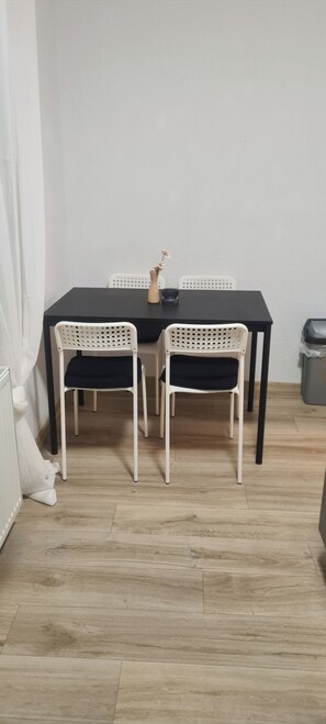 Dining - Merci vacation apartment (Niestetal)