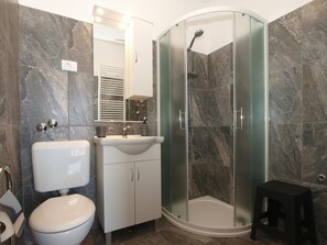 Bathroom - Apartment 718 by Interhome (Fažana)
