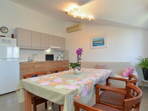 Dining - Apartment 31 by Interhome (Fažana)