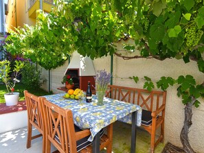 Outdoor dining - Apartment 31 by Interhome (Fažana)