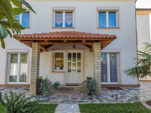 Exterior detail - Sever 1 kat / HR-09156-01 by Interhome (Novi Vinodolski)
