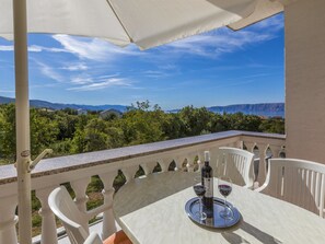 Outdoor dining - Sever 1 kat / HR-09156-01 by Interhome (Novi Vinodolski)