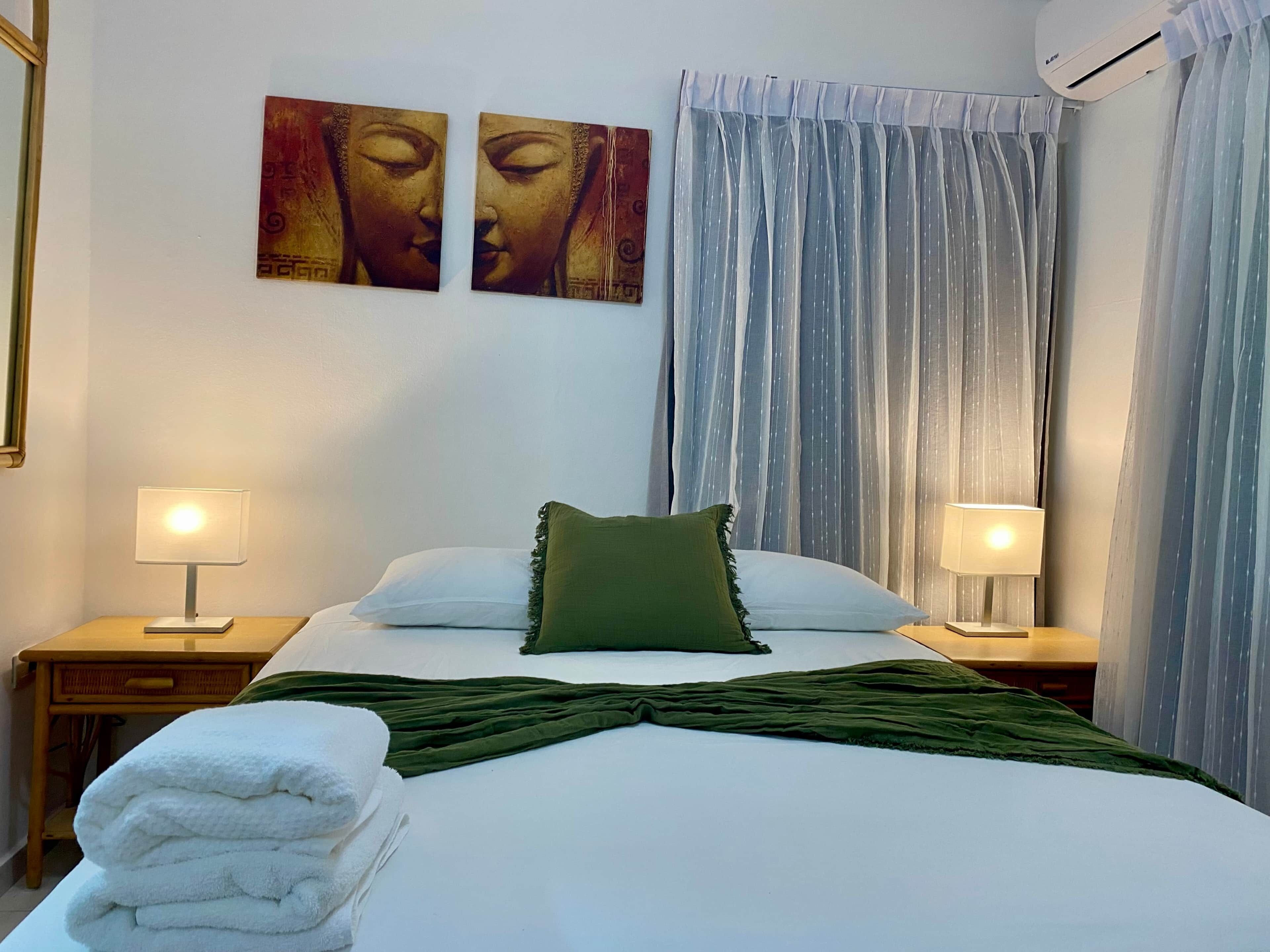 Zimmersafe, Bügeleisen/Bügelbrett, kostenloses WLAN, Bettwäsche