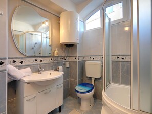 Bathroom - House Barat by Interhome (Rovinj/Kanfanar)