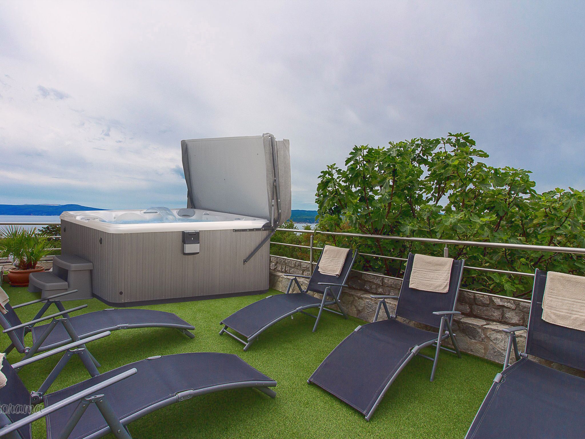 Baignoire à remous extérieure