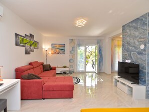 TV - Apartment 925 by Interhome (Fažana)
