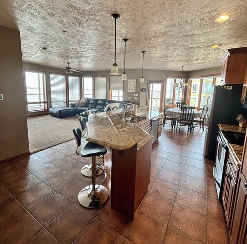 Plan your Boji Escape: Bridges Bay Lake Front 3-Bedroom Condo