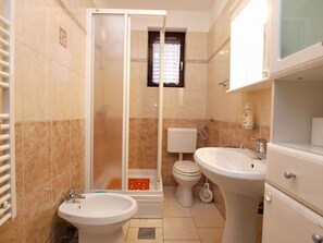 Bathroom - Apartment 994 by Interhome (Fažana)