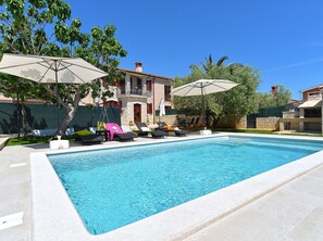 Pool - House 989 by Interhome (Pula/Galižana)
